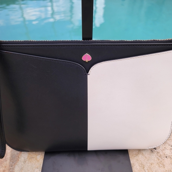 Kate Spade Bi-Color 100% Smooth Italian Leather Large Wristlet - Picture 2 of 5
